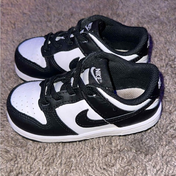 Panda Dunks - Picture 2 of 6